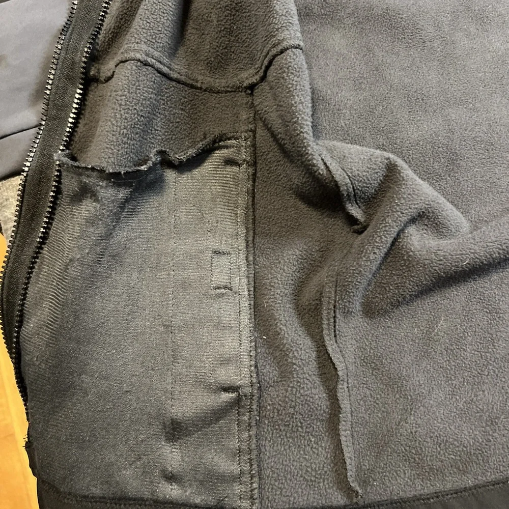 REEBOK Midweight Softshell Jacket Boys Husky Size 10-12 Black/Gray Ready To Wear